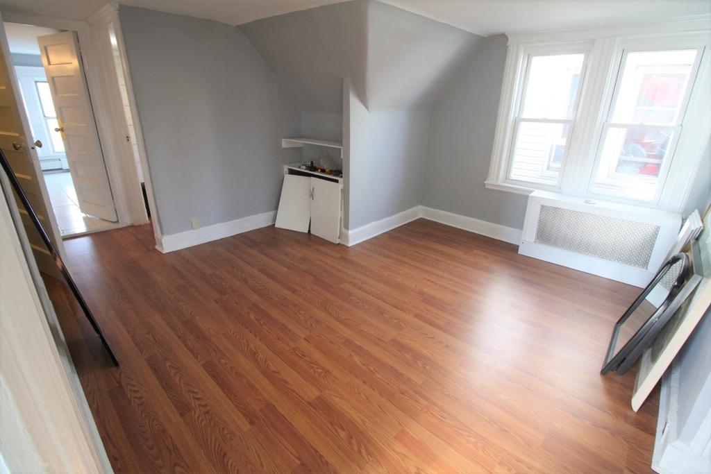 52-20 92nd Street - Photo 2