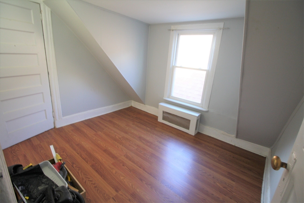 52-20 92nd Street - Photo 8