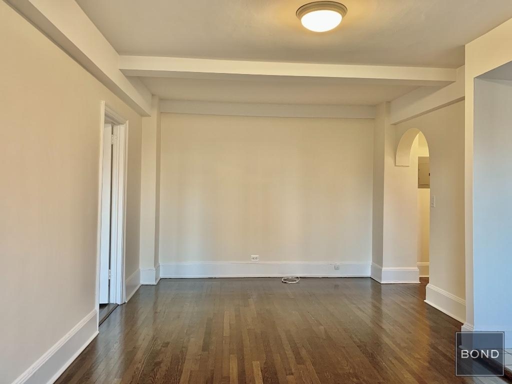 850 Amsterdam Avenue - Photo 3