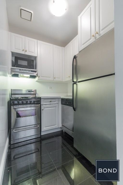 126 East 24th Street - Photo 5