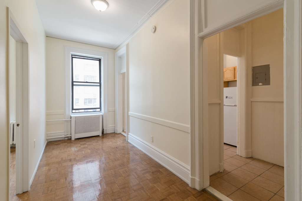 720 Second Avenue - Photo 2