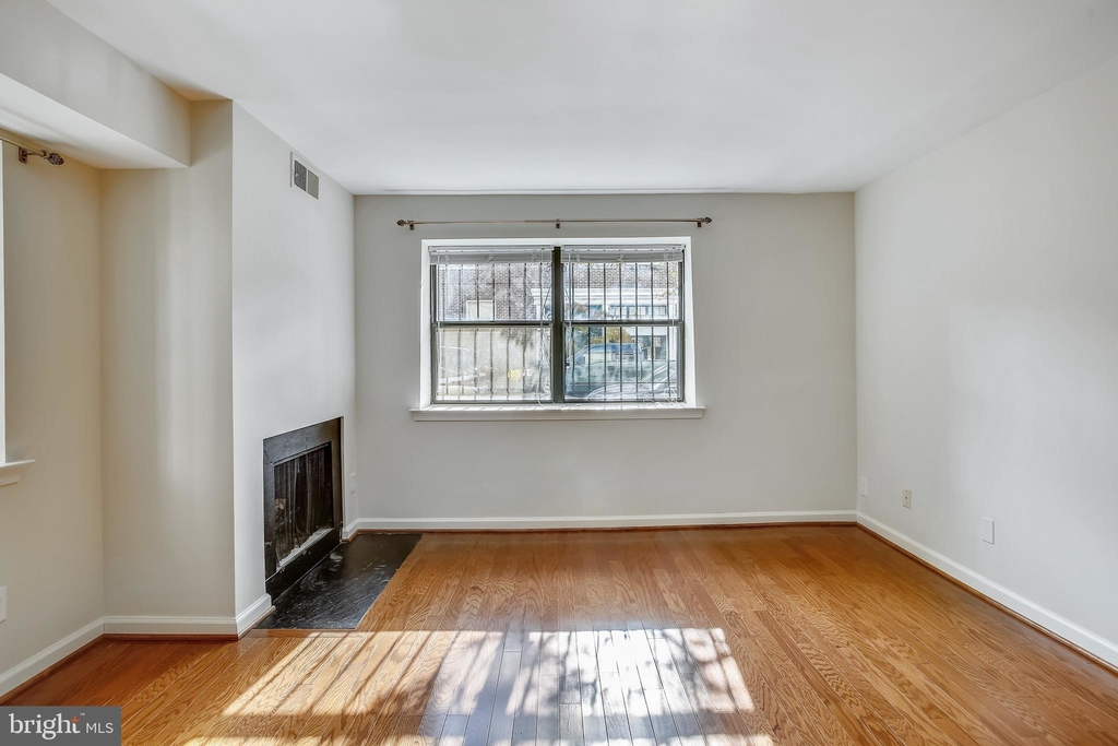 1320 21st Street Nw - Photo 1