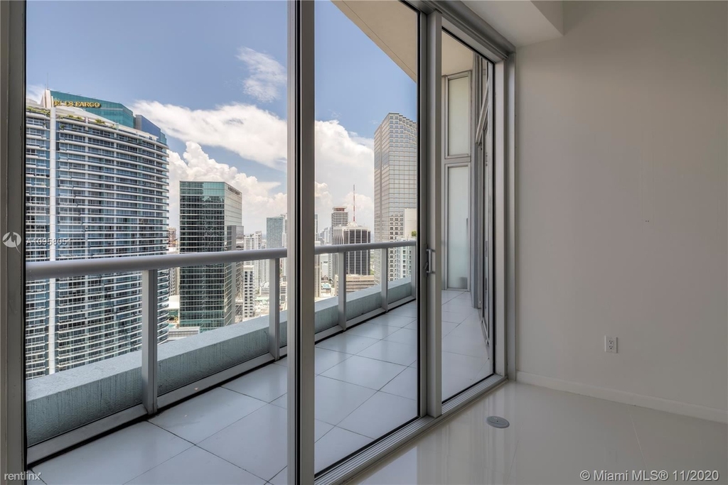 465 Brickell Ave Apt 4106 - Photo 8