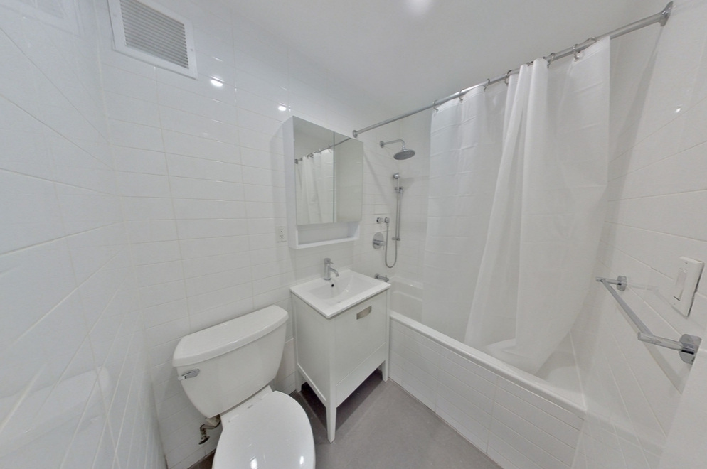 114 East 40th Street - Photo 2