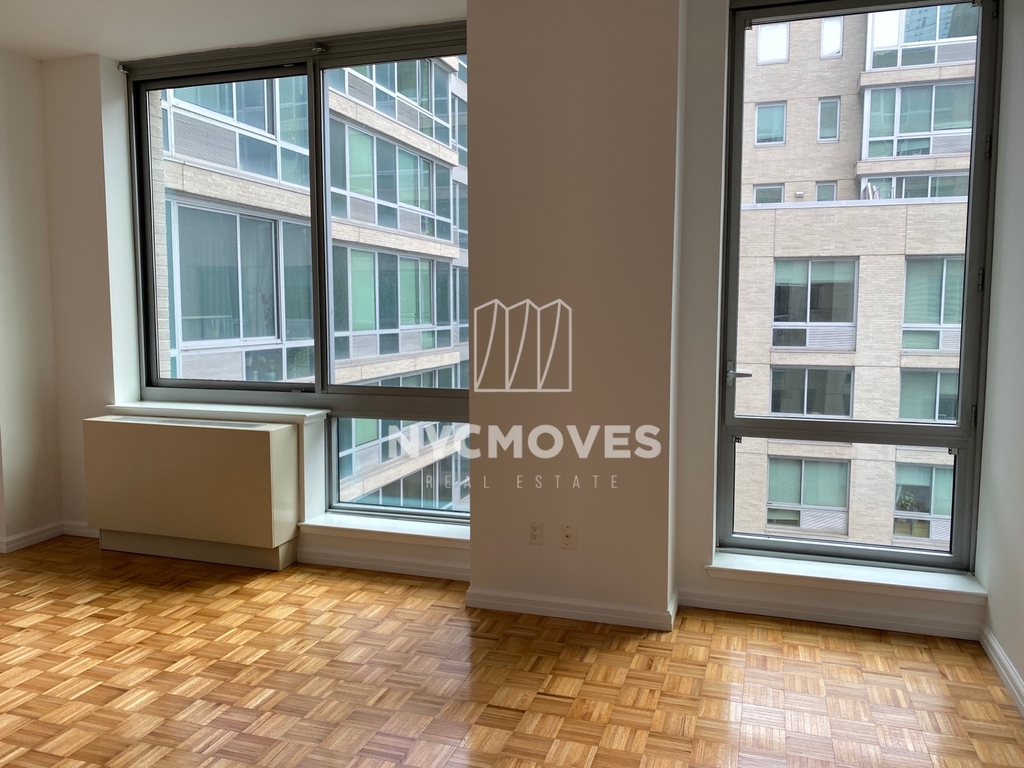 455 West 37th Street - Photo 7