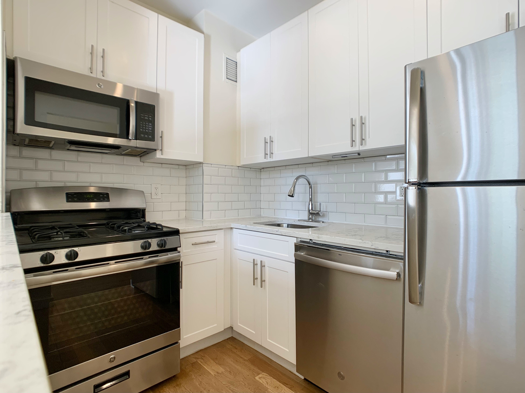 555 East 78th Street - Photo 4