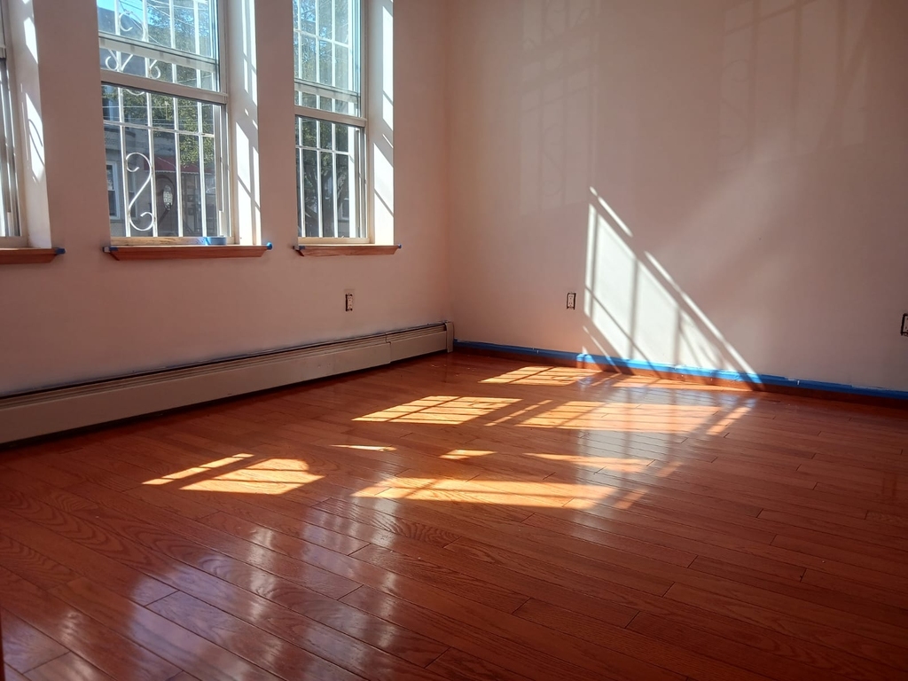 BAY RIDGE AVENUE - Photo 5