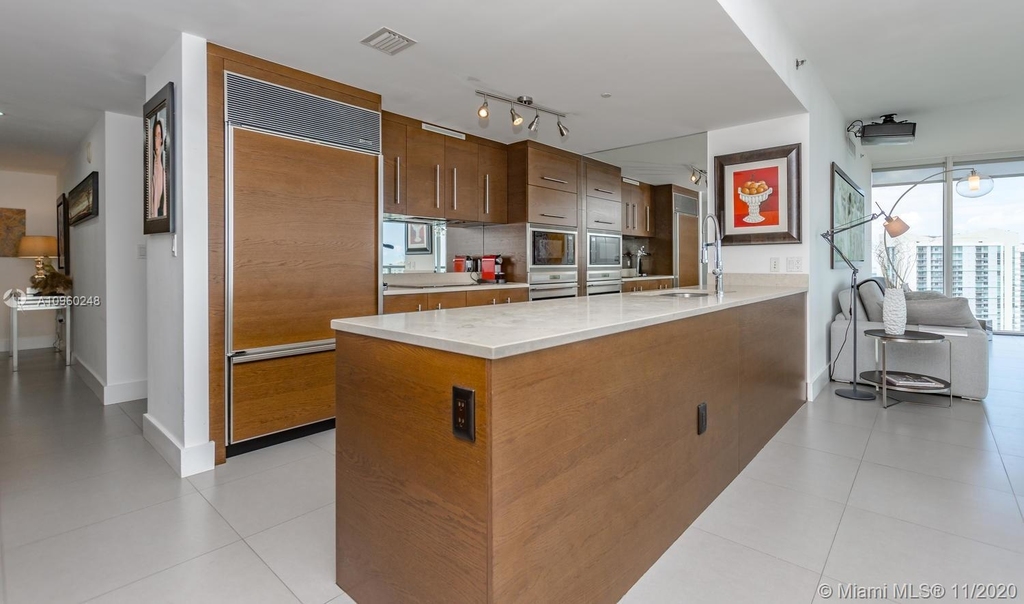 465 Brickell Ave - Photo 4