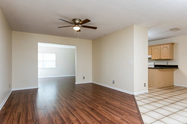 9120 Saddlecreek Drive - Photo 2