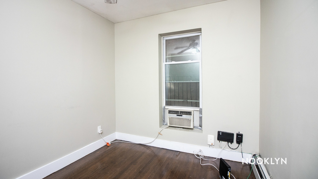 1400 Bedford Ave - Photo 1