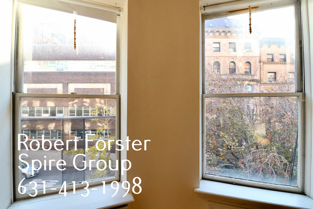 323 West 75th Street - Photo 5