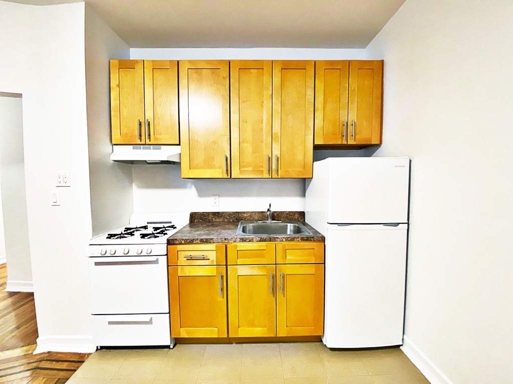 8814 Bay Parkway - Photo 1