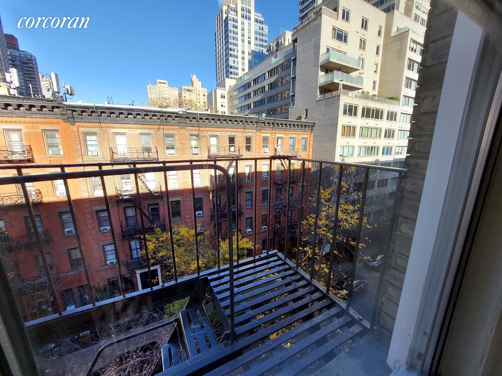 East 81st Street - Photo 3