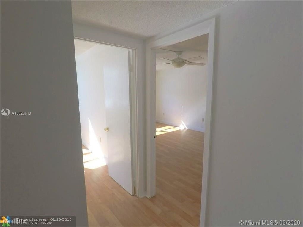 2780 Ne 183rd St - Photo 13