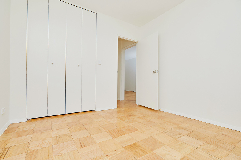 345 East 80th Street - Photo 5