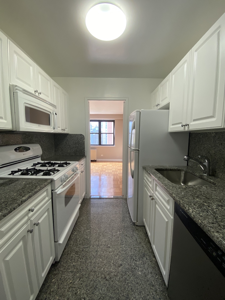 East 88th Street - Photo 2