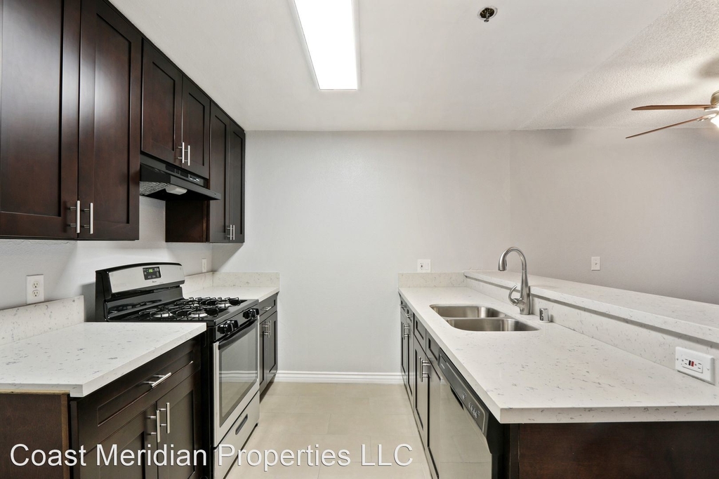 369 S. Columbia Avenue - Photo 6