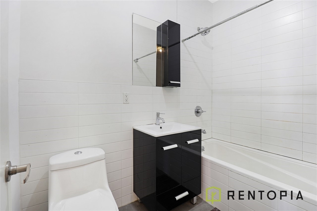 36A Meserole Street - Photo 11