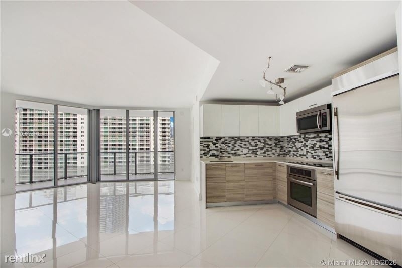 1300 Brickell Bay Dr - Photo 4