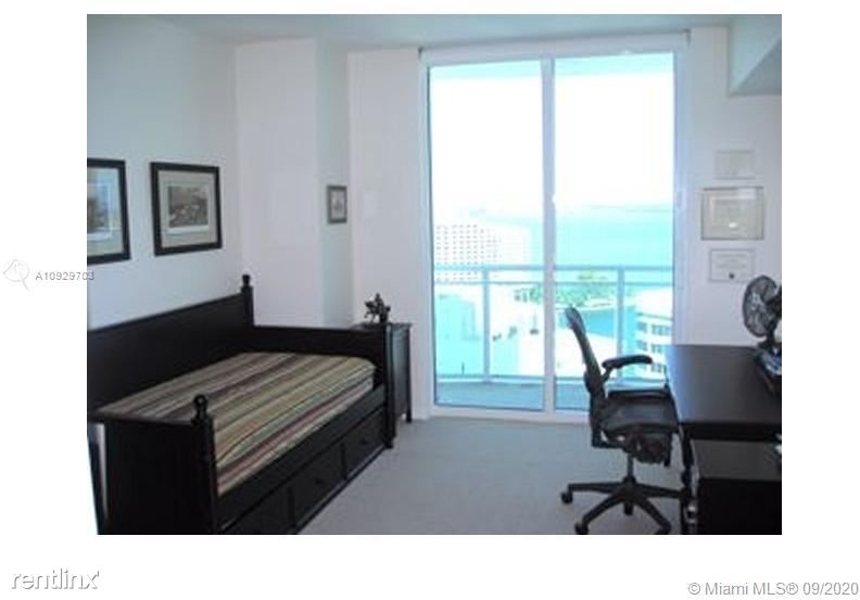 950 Brickell Bay Dr - Photo 4