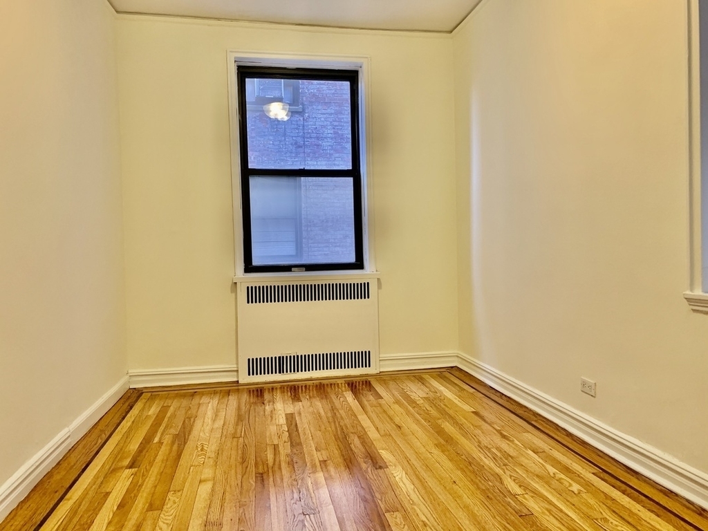 729 West 186th Street - Photo 7