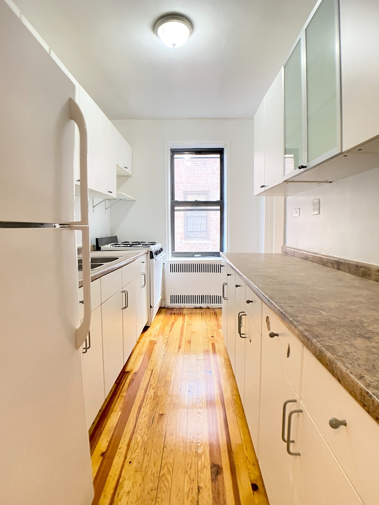 729 West 186th Street - Photo 4