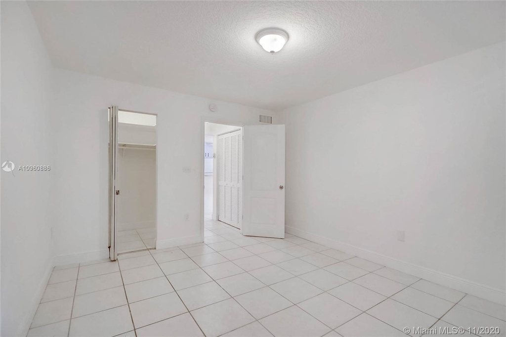 720 Collins Ave - Photo 7