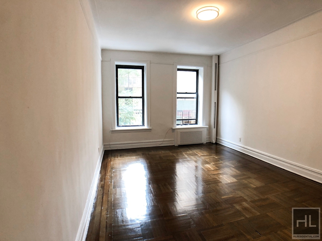 East 88 Street - Photo 1