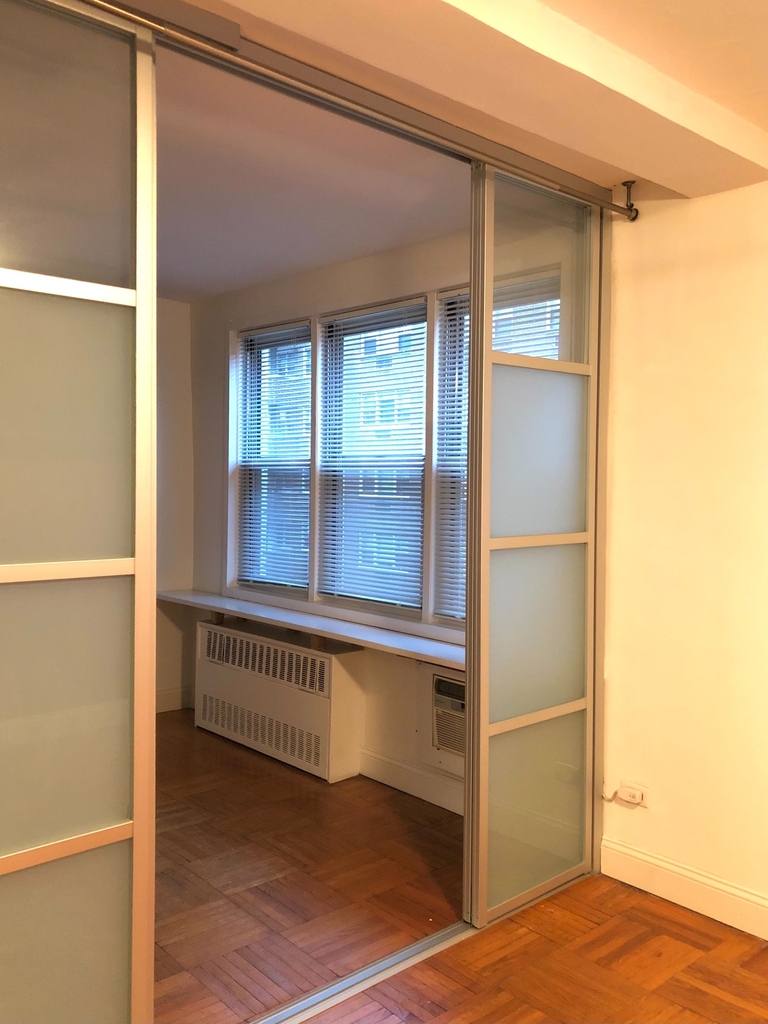 160 East 27th Street - Photo 5