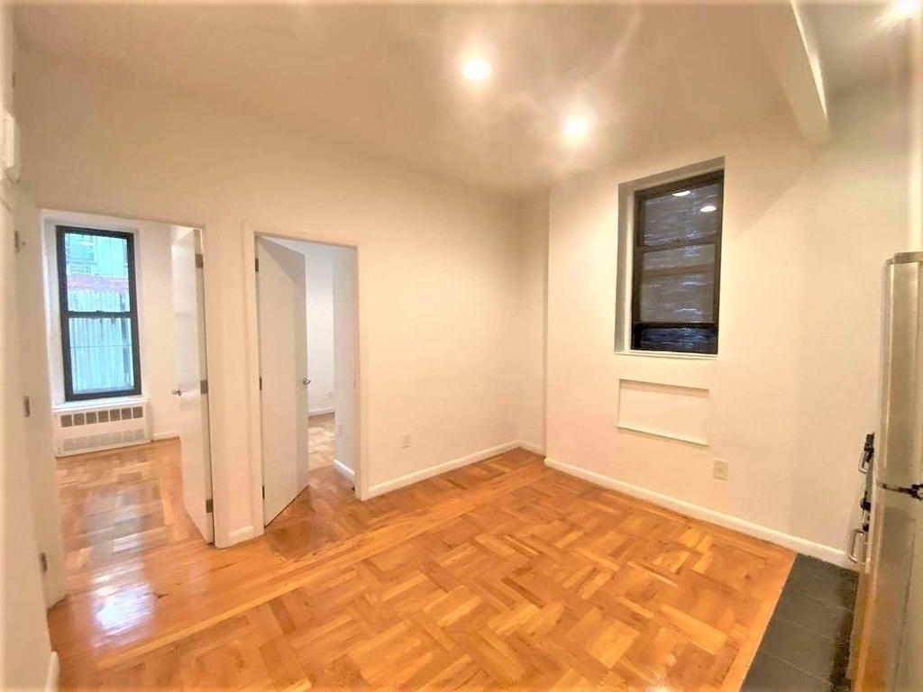 220 East 85th Street - Photo 6