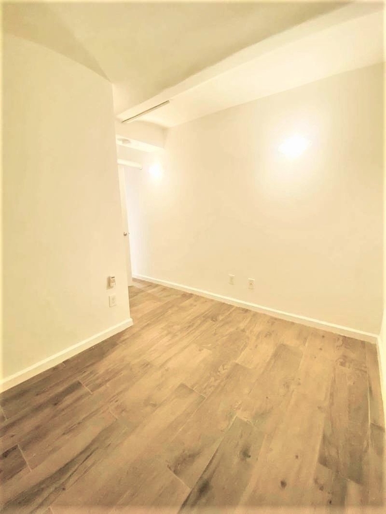 222 East 85th Street - Photo 4