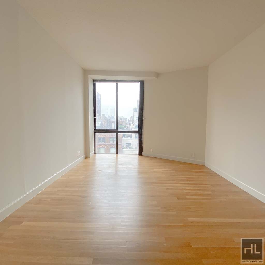 East 57 Street - Photo 8