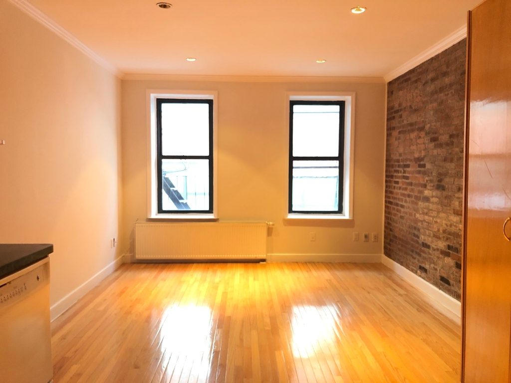 527 West 48th Street - Photo 0