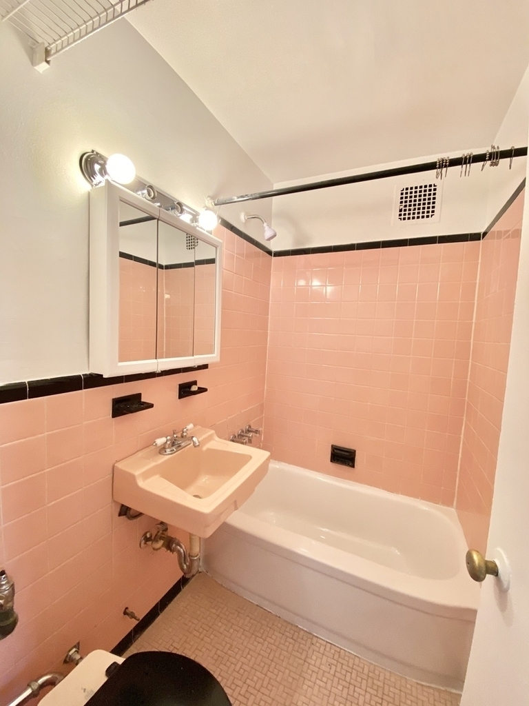 57 West 84th Street - Photo 6