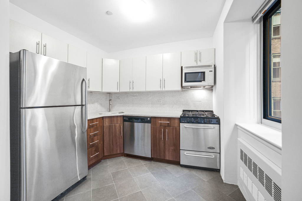 30 West 18th Street - Photo 2