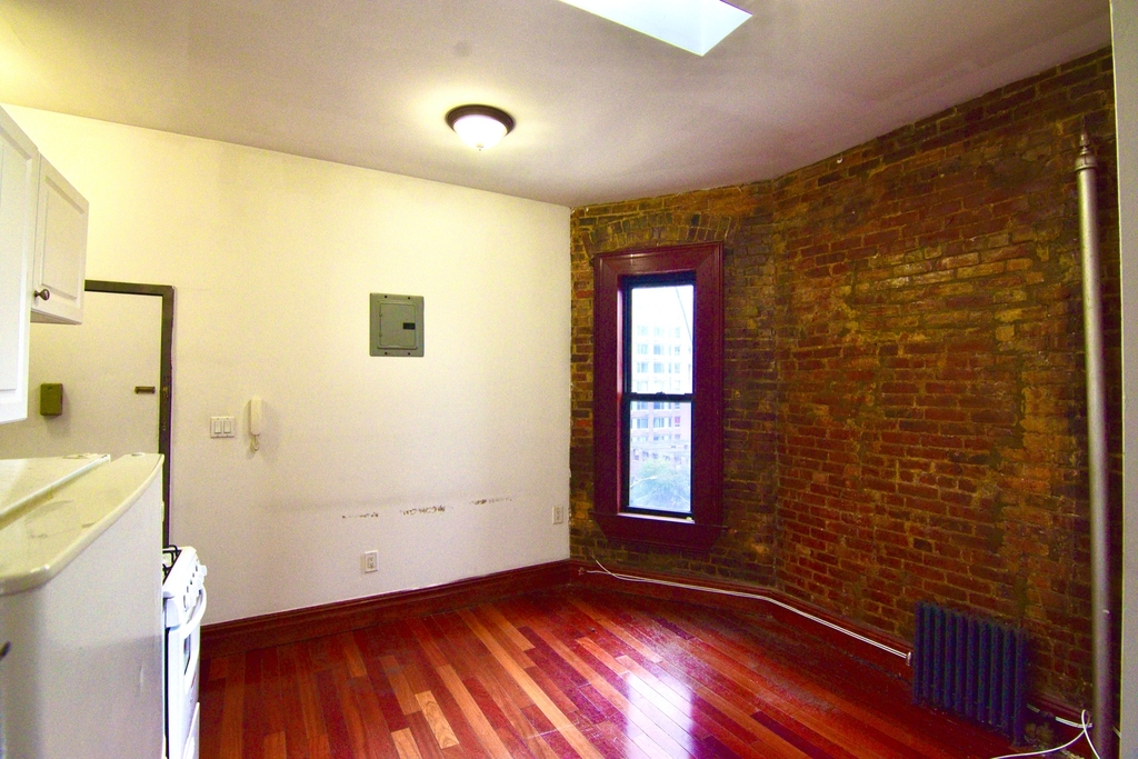 1646 Madison Avenue - Photo 2