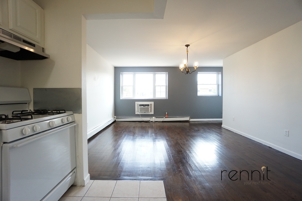 1305 Gates Avenue - Photo 1