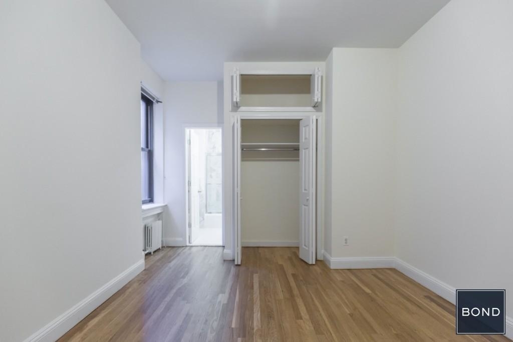 126 East 24th Street - Photo 4