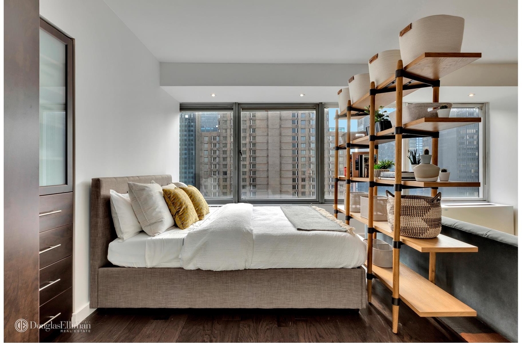 150 West 56th St - Photo 3