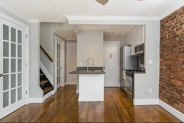 68 Clinton Street - Photo 1
