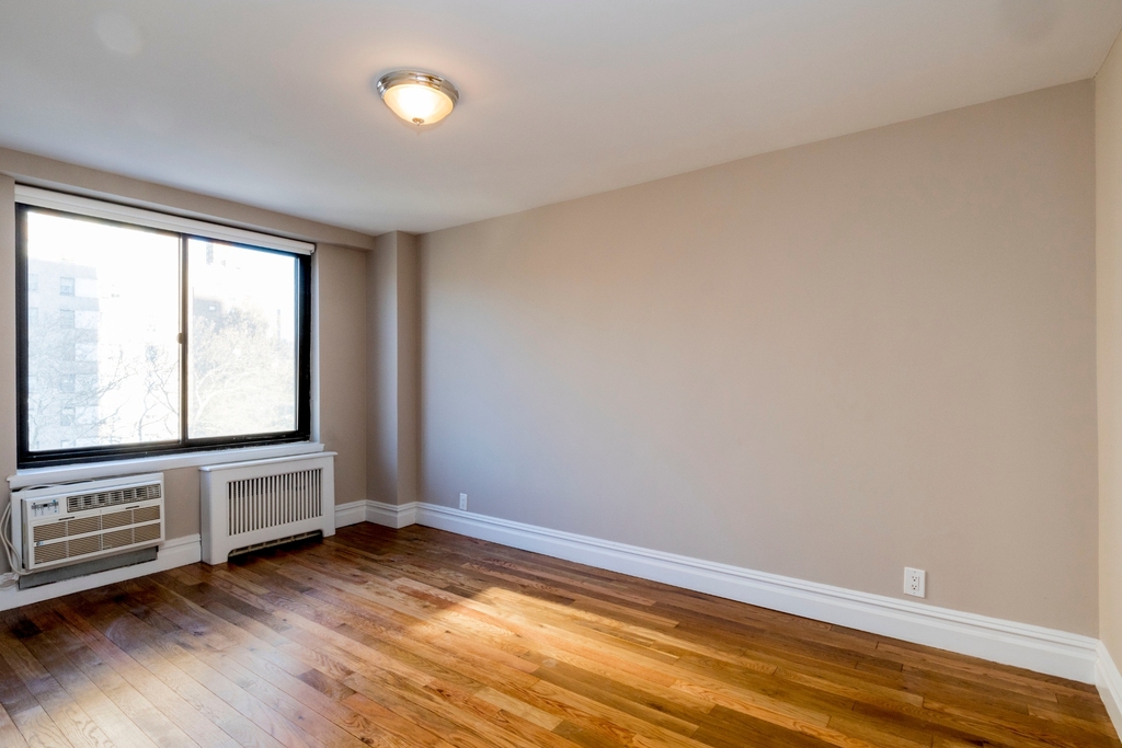 792 Columbus Avenue - Photo 4