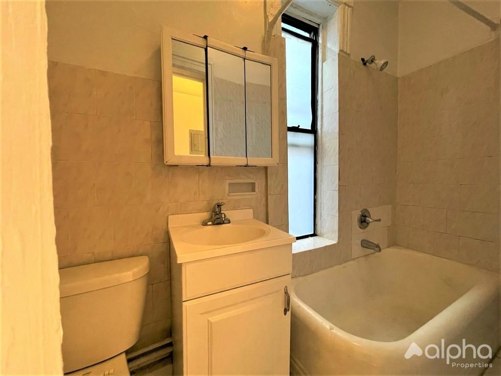 211 E 14 St. - Photo 3