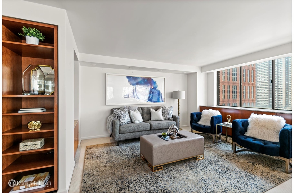 45 West 67th St - Photo 4