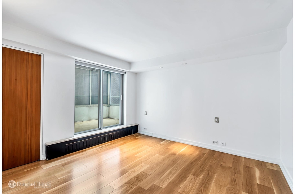 411 East 53rd St - Photo 10