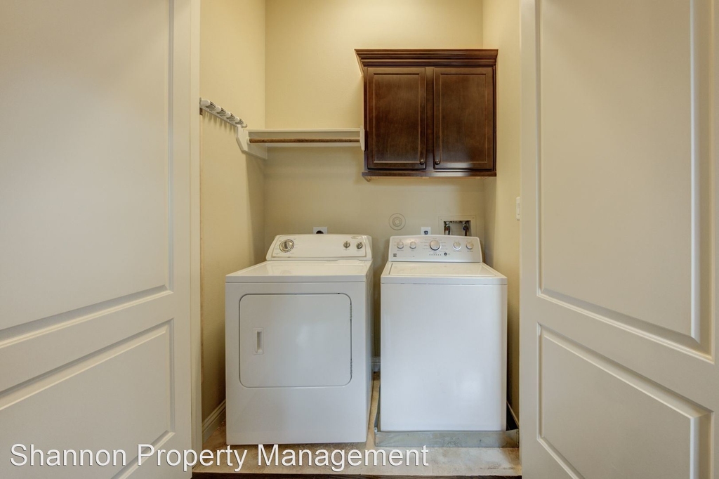 1433 W 23rd, Unit H - Photo 18