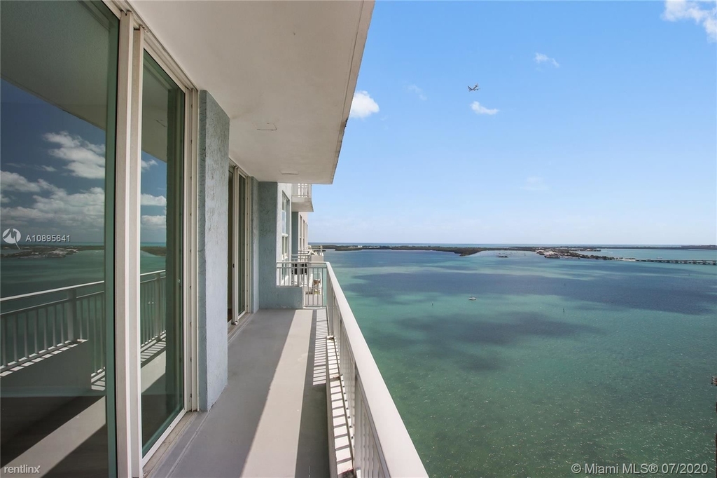 1111 Brickell Bay Dr - Photo 7