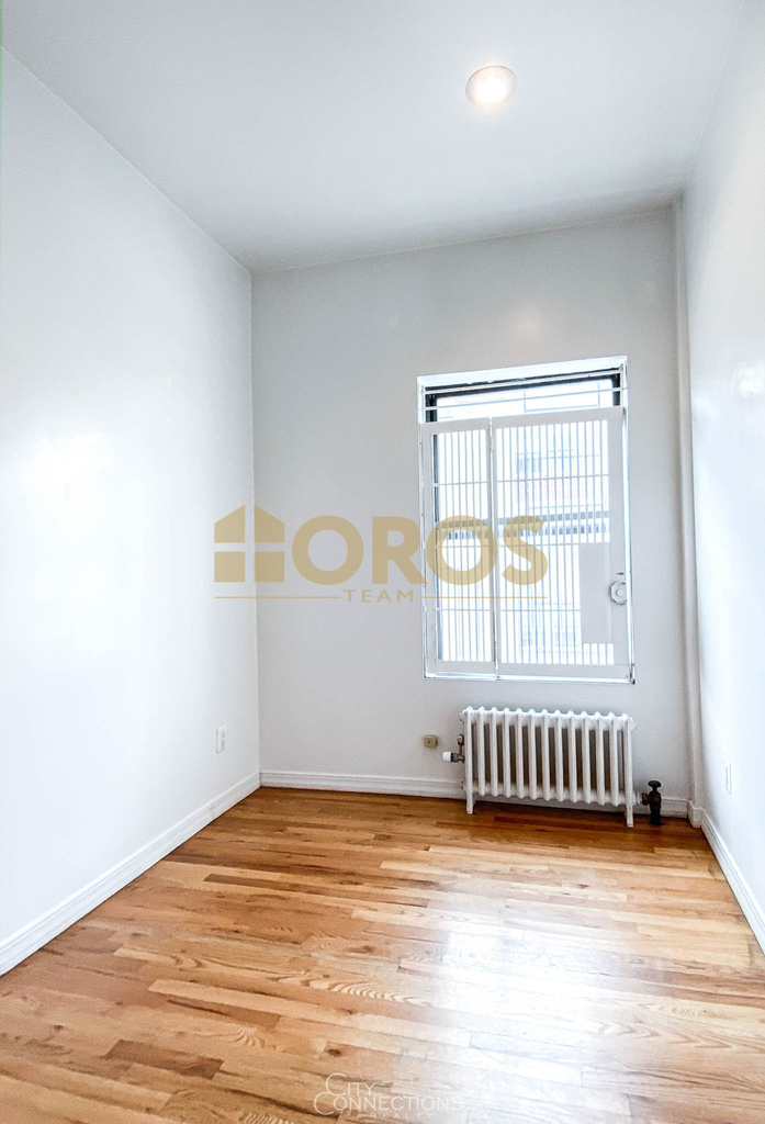 238 East 7th Street - Photo 2