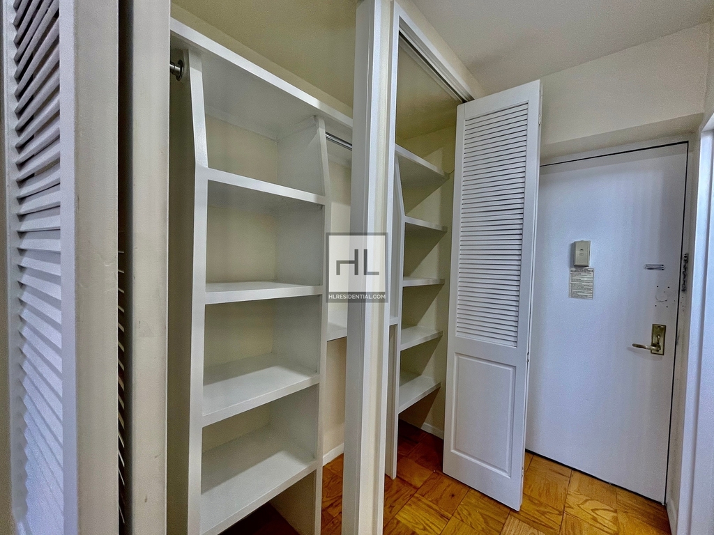 East 78 Street - Photo 5