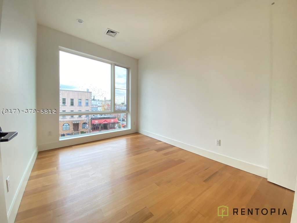  217 Green Street - Photo 2