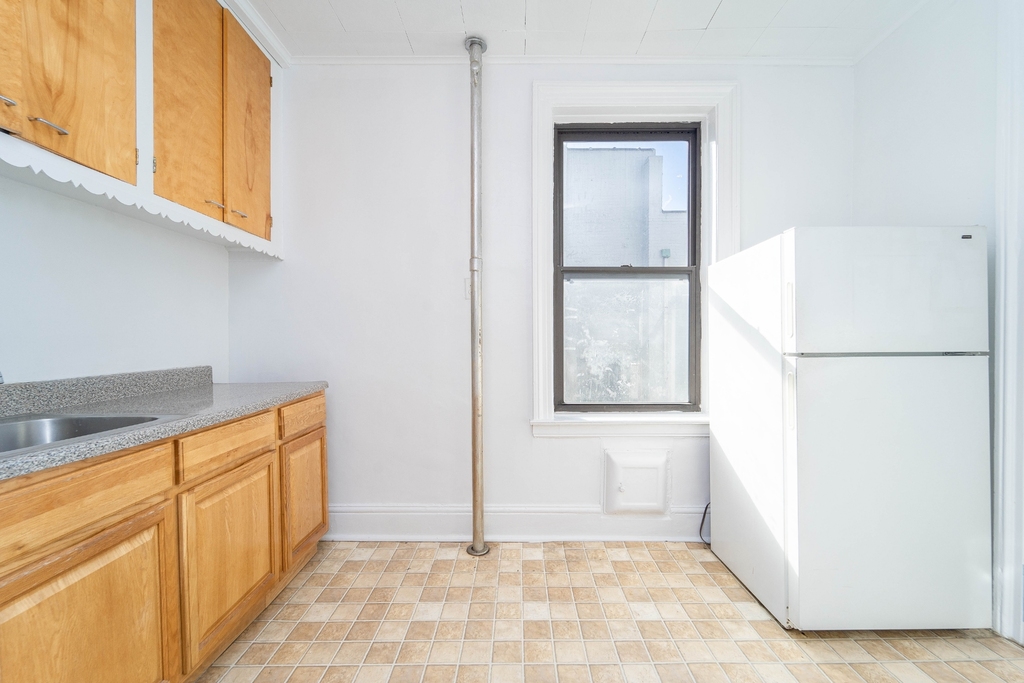 22-5 37th Street - Photo 5